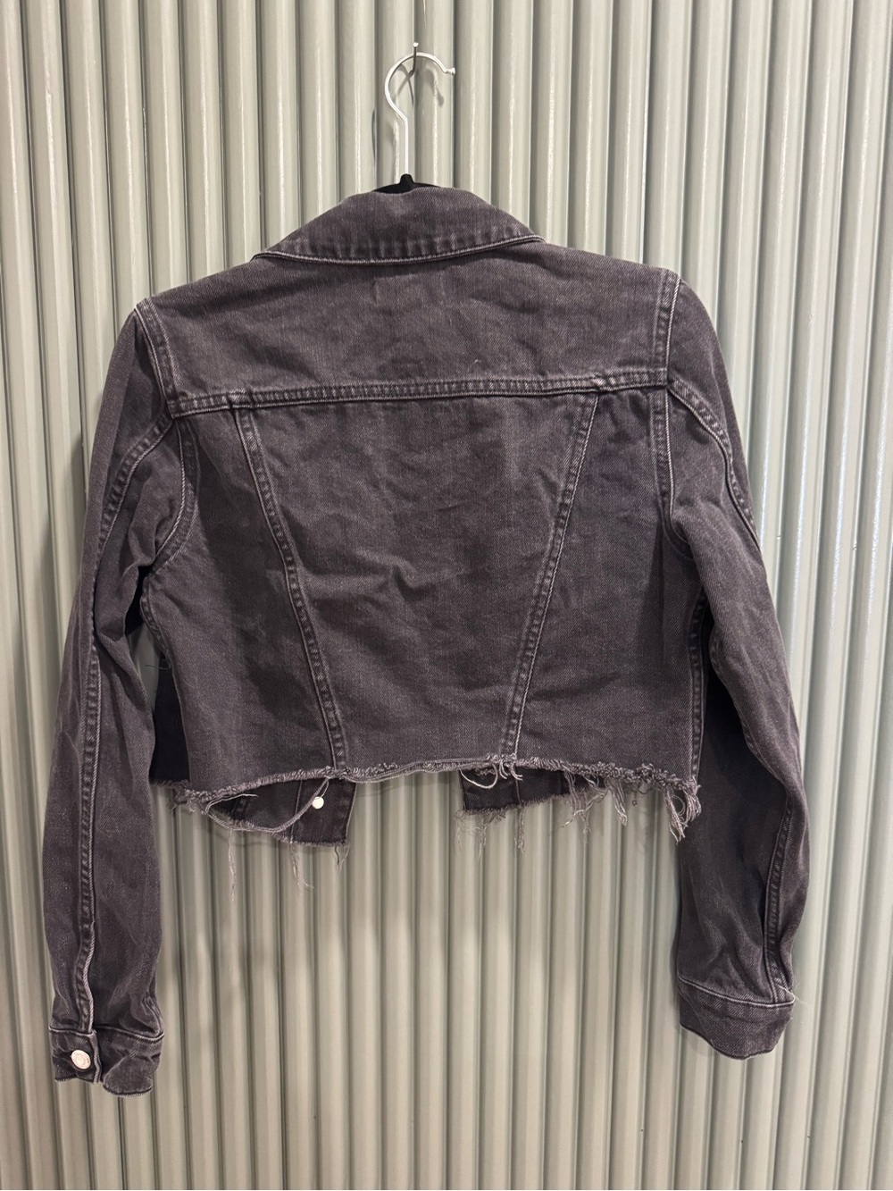Topshop Cropped Black Washed Denim Jacket - Picture 2 of 3